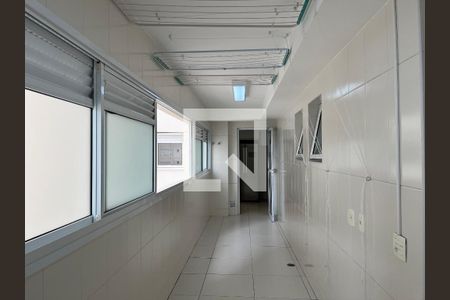 Apartamento à venda com 242m², 4 quartos e 3 vagas Apartamento à venda com 242m², 4 quartos e 3 vagasÁrea de Serviço