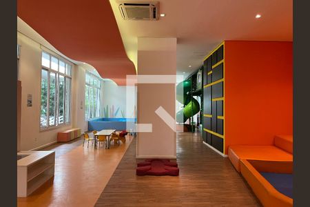 Apartamento à venda com 242m², 4 quartos e 3 vagas Apartamento à venda com 242m², 4 quartos e 3 vagasBrinquedoteca