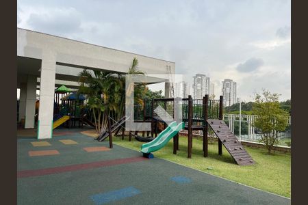 Apartamento à venda com 242m², 4 quartos e 3 vagas Apartamento à venda com 242m², 4 quartos e 3 vagasÁrea comum - Playground