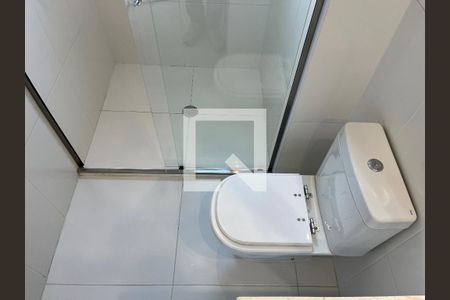 Apartamento à venda com 242m², 4 quartos e 3 vagas Apartamento à venda com 242m², 4 quartos e 3 vagasBanheiro da Suíte 1