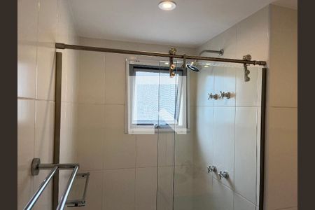 Apartamento à venda com 242m², 4 quartos e 3 vagas Apartamento à venda com 242m², 4 quartos e 3 vagasBanheiro da Suíte 1