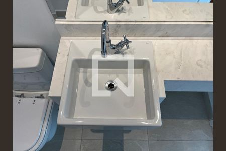 Apartamento à venda com 242m², 4 quartos e 3 vagas Apartamento à venda com 242m², 4 quartos e 3 vagasLavabo