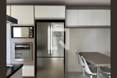 Apartamento à venda com 242m², 4 quartos e 3 vagas Apartamento à venda com 242m², 4 quartos e 3 vagasCozinha