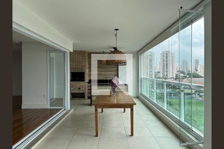 Apartamento à venda com 242m², 4 quartos e 3 vagas Apartamento à venda com 242m², 4 quartos e 3 vagasVaranda gourmet