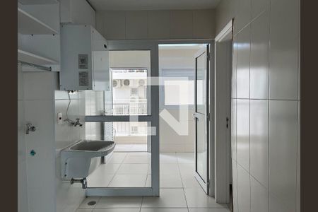 Apartamento à venda com 242m², 4 quartos e 3 vagas Apartamento à venda com 242m², 4 quartos e 3 vagasÁrea de Serviço