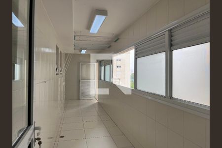 Apartamento à venda com 242m², 4 quartos e 3 vagas Apartamento à venda com 242m², 4 quartos e 3 vagasÁrea de Serviço