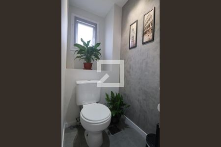 Casa de condomínio à venda com 158m², 3 quartos e 2 vagasLavabo