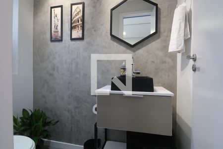 Casa de condomínio à venda com 158m², 3 quartos e 2 vagasLavabo