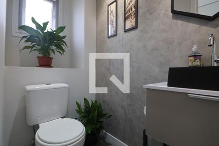 Casa de condomínio à venda com 158m², 3 quartos e 2 vagasLavabo