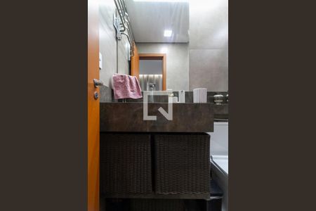 Apartamento à venda com 67m², 3 quartos e 2 vagasBanheiro da suíte 