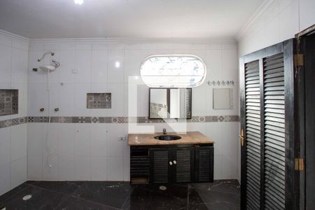 Casa à venda com 346m², 3 quartos e 2 vagasBanheiro da Suíte