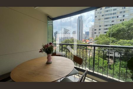 Apartamento para alugar com 73m², 1 quarto e 2 vagasVaranda
