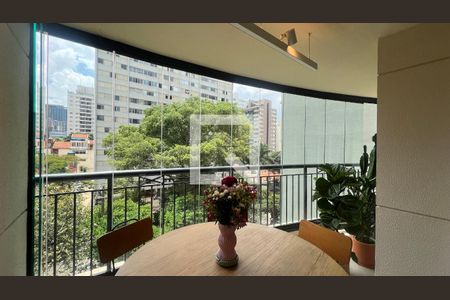 Apartamento para alugar com 73m², 1 quarto e 2 vagasVaranda