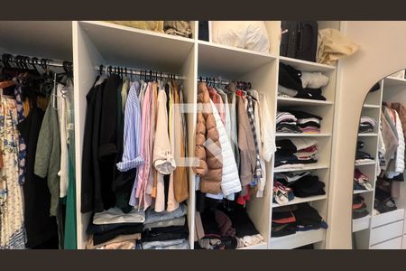 Apartamento para alugar com 73m², 1 quarto e 2 vagasCloset da suíte