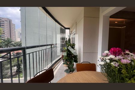 Apartamento para alugar com 73m², 1 quarto e 2 vagasVaranda