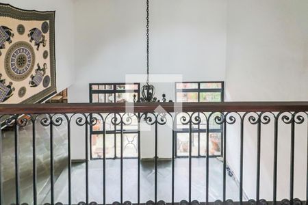 Casa à venda com 230m², 5 quartos e 3 vagasEscada