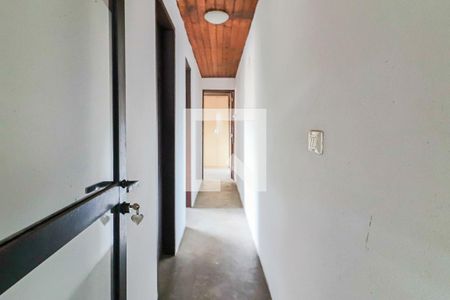 Casa à venda com 230m², 5 quartos e 3 vagasCorredor