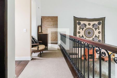 Casa à venda com 230m², 5 quartos e 3 vagasEscada