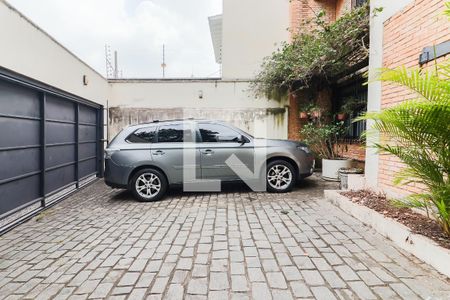 Casa à venda com 230m², 5 quartos e 3 vagasGaragem