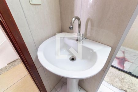 Casa de condomínio à venda com 65m², 3 quartos e 1 vaga Casa de condomínio à venda com 65m², 3 quartos e 1 vagaBanheiro 2