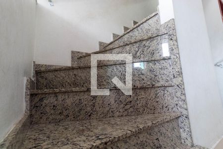 Escada de casa de condomínio à venda com 3 quartos, 65m² em Vila Ré, São Paulo