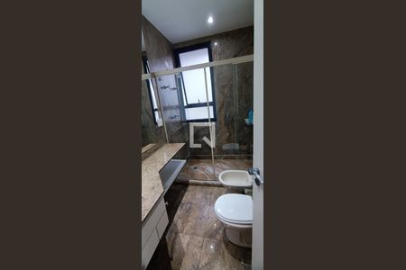 Apartamento para alugar com 330m², 4 quartos e 6 vagas Apartamento para alugar com 330m², 4 quartos e 6 vagasBanheiro Suíte 2