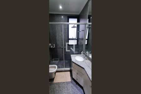 Apartamento para alugar com 330m², 4 quartos e 6 vagas Apartamento para alugar com 330m², 4 quartos e 6 vagasBanheiro da Suíte 1