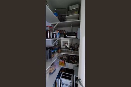 Apartamento para alugar com 330m², 4 quartos e 6 vagas Apartamento para alugar com 330m², 4 quartos e 6 vagasDespensa