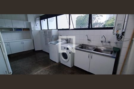 Apartamento para alugar com 330m², 4 quartos e 6 vagas Apartamento para alugar com 330m², 4 quartos e 6 vagasÁrea de Serviço