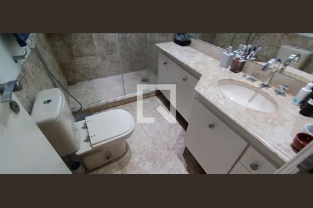 Apartamento para alugar com 330m², 4 quartos e 6 vagas Apartamento para alugar com 330m², 4 quartos e 6 vagasBanheiro da Suíte 3