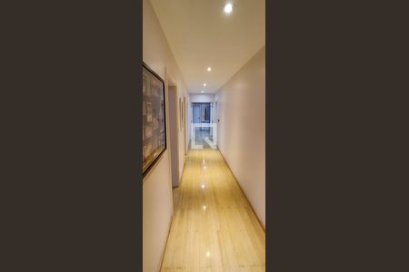 Apartamento para alugar com 330m², 4 quartos e 6 vagas Apartamento para alugar com 330m², 4 quartos e 6 vagasCorredor