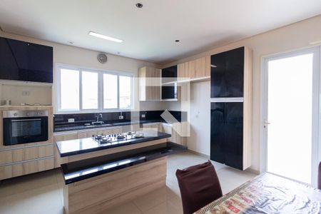 Casa para alugar com 500m², 6 quartos e 8 vagasCozinha