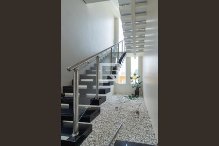 Casa para alugar com 500m², 6 quartos e 8 vagasEscada