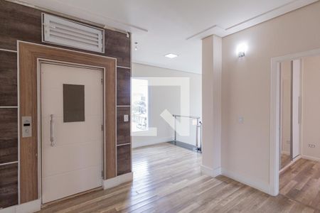 Casa para alugar com 500m², 6 quartos e 8 vagasElevador