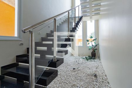 Casa para alugar com 500m², 6 quartos e 8 vagasEscada