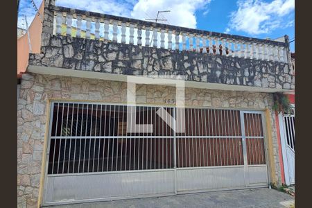 Casa para alugar com 117m², 3 quartos e 3 vagas Casa para alugar com 117m², 3 quartos e 3 vagasFachada