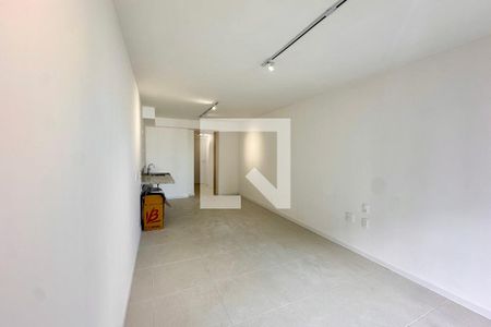 Sala/Quarto de kitnet/studio à venda com 1 quarto, 34m² em Centro, Rio de Janeiro