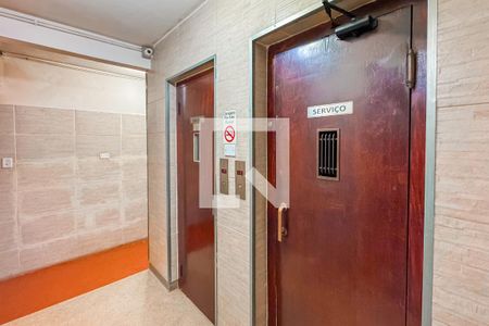 Studio à venda com 28m², 1 quarto e sem vaga Studio à venda com 28m², 1 quarto e sem vagaElevador