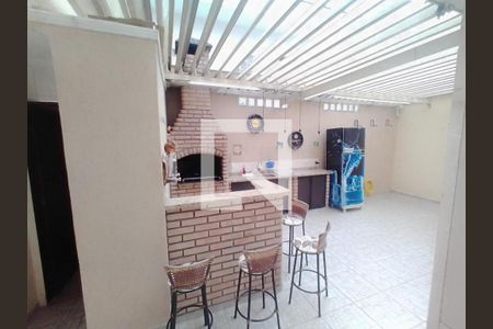 Casa à venda com 192m², 4 quartos e 4 vagasFoto 02