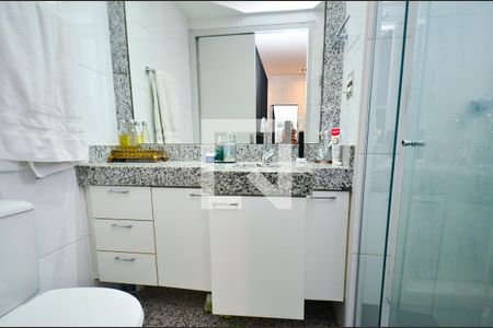 Apartamento à venda com 135m², 2 quartos e 2 vagasBanheiro suite