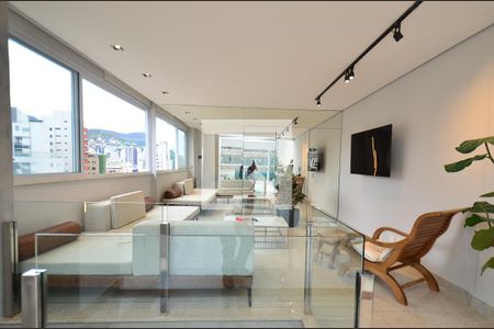 Apartamento à venda com 135m², 2 quartos e 2 vagasCobertura