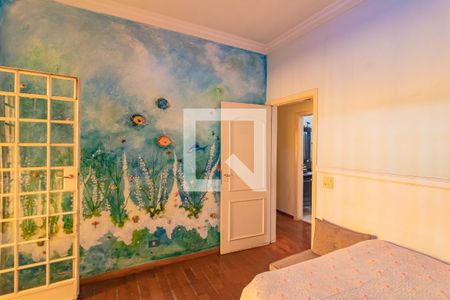 Casa à venda com 279m², 5 quartos e 5 vagas Casa à venda com 279m², 5 quartos e 5 vagasQuarto 3