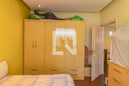 Casa à venda com 279m², 5 quartos e 5 vagas Casa à venda com 279m², 5 quartos e 5 vagasQuarto 2