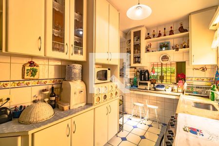 Casa à venda com 279m², 5 quartos e 5 vagas Casa à venda com 279m², 5 quartos e 5 vagasCozinha