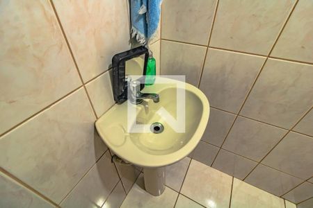 Casa à venda com 279m², 5 quartos e 5 vagas Casa à venda com 279m², 5 quartos e 5 vagasBanheiro de Serviço