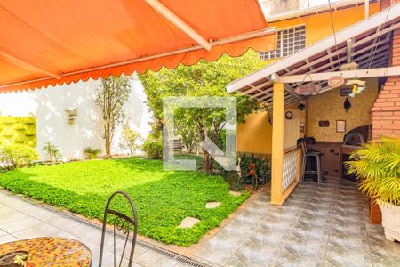 Casa à venda com 279m², 5 quartos e 5 vagas Casa à venda com 279m², 5 quartos e 5 vagasÁrea comum