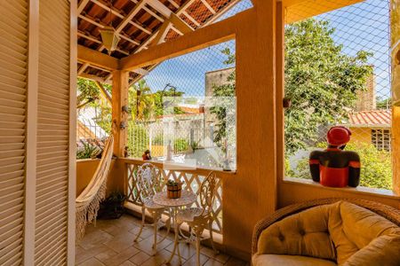 Casa à venda com 279m², 5 quartos e 5 vagas Casa à venda com 279m², 5 quartos e 5 vagasÁrea comum