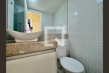 Apartamento à venda com 63m², 2 quartos e 2 vagas Apartamento à venda com 63m², 2 quartos e 2 vagasBanheiro Social