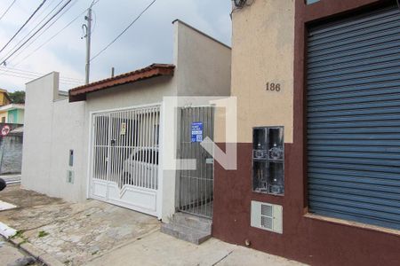 Fachada de casa para alugar com 2 quartos, 70m² em Vila Celeste, São Paulo