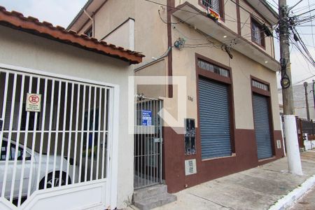 Casa para alugar com 70m², 2 quartos e sem vaga Casa para alugar com 70m², 2 quartos e sem vagaFachada